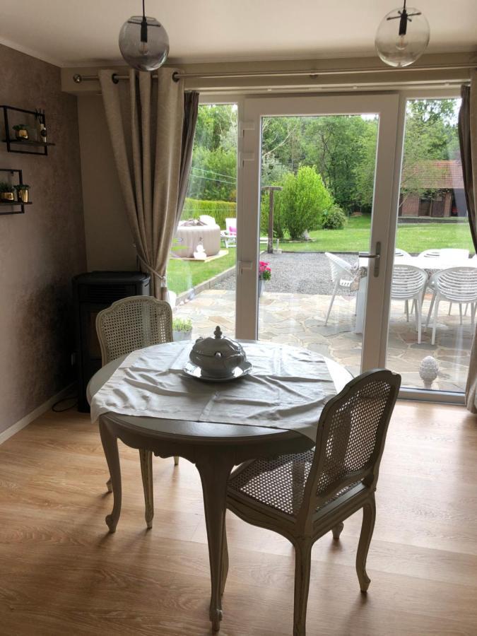 Au Refuge Du Speleo Bed and Breakfast Hotton Buitenkant foto